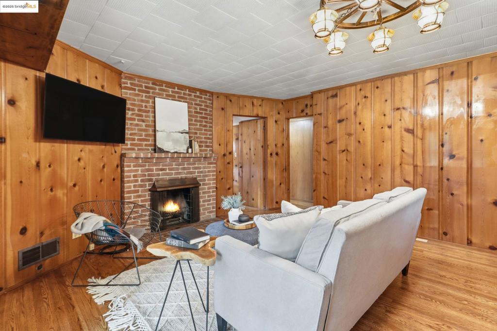 MONTCLAIR - Residential