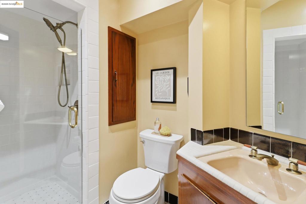 MONTCLAIR - Residential