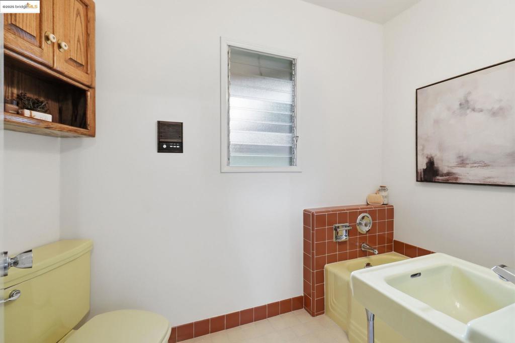 MONTCLAIR - Residential