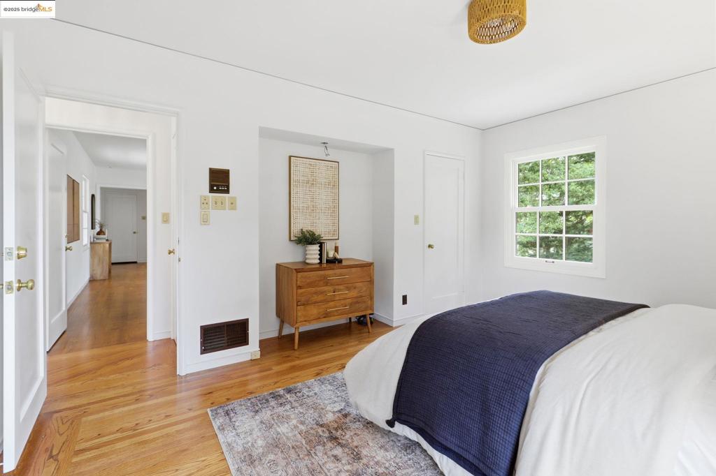MONTCLAIR - Residential