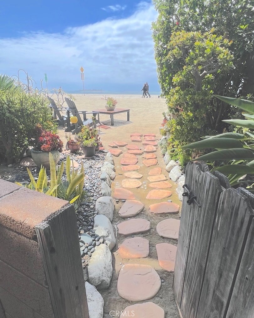 1200 E Ocean 12