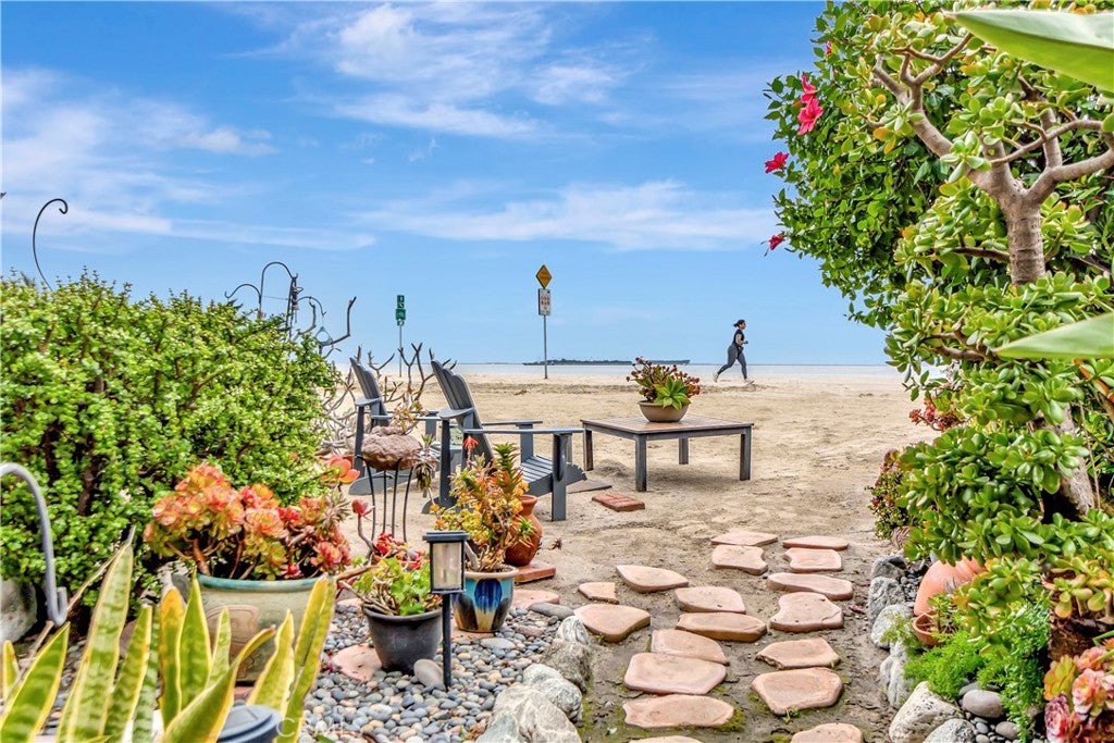 1200 E Ocean Blvd