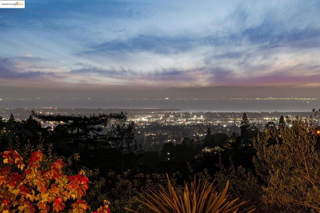 MONTCLAIR HILLS - Residential