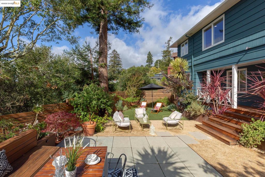 MONTCLAIR HILLS - Residential