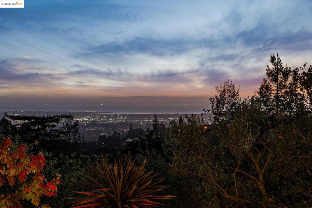 MONTCLAIR HILLS - Residential