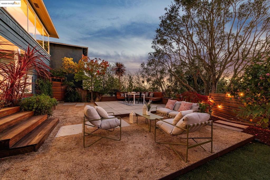 MONTCLAIR HILLS - Residential