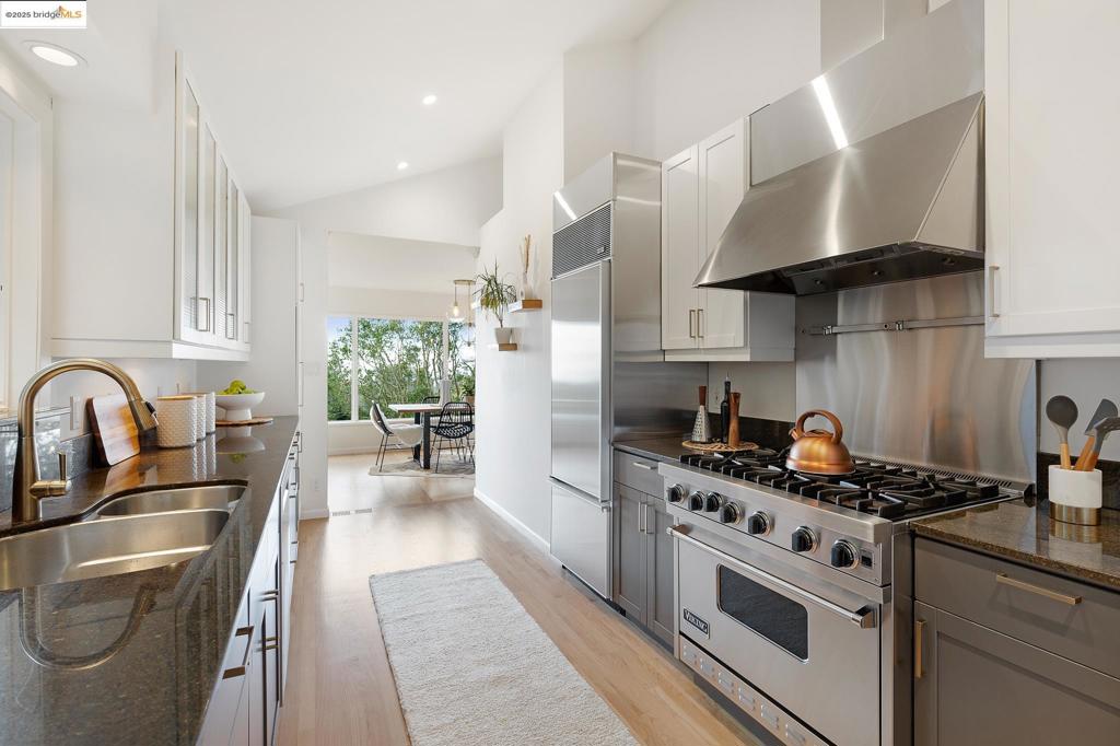 MONTCLAIR HILLS - Residential