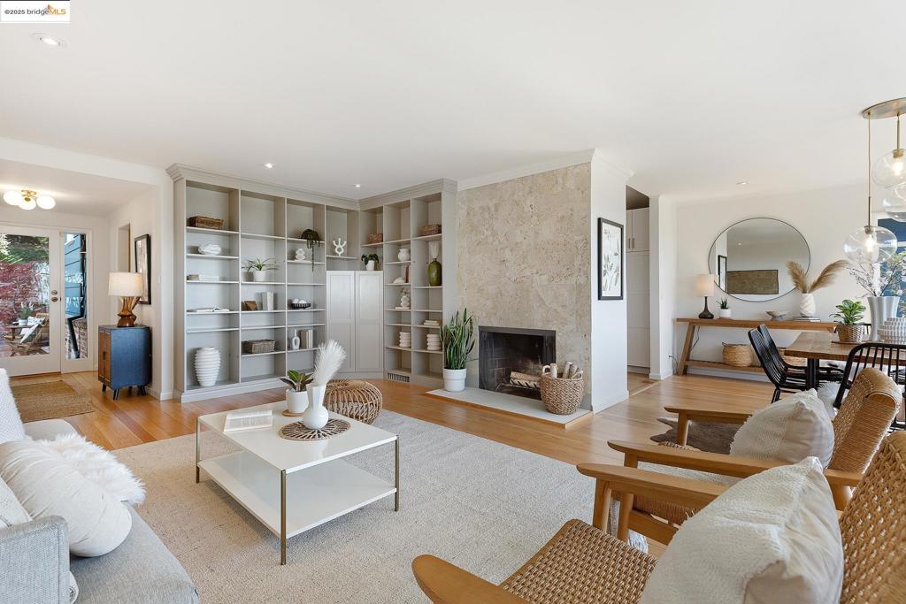 MONTCLAIR HILLS - Residential