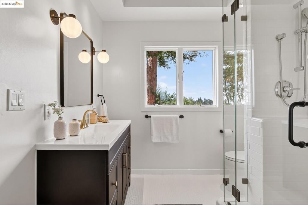 MONTCLAIR HILLS - Residential