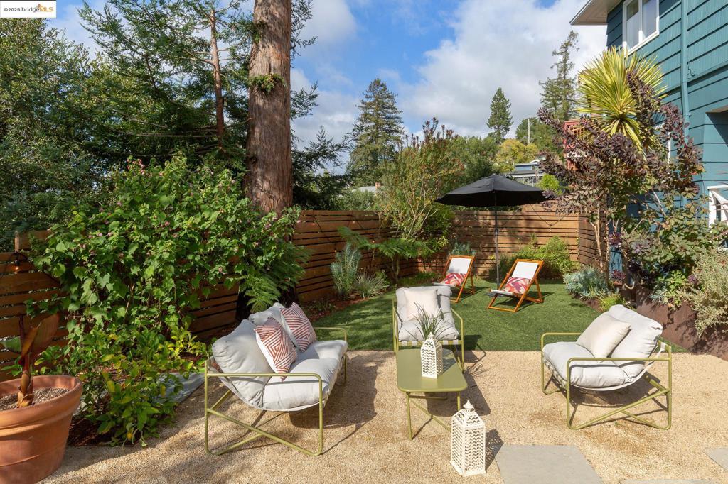 MONTCLAIR HILLS - Residential