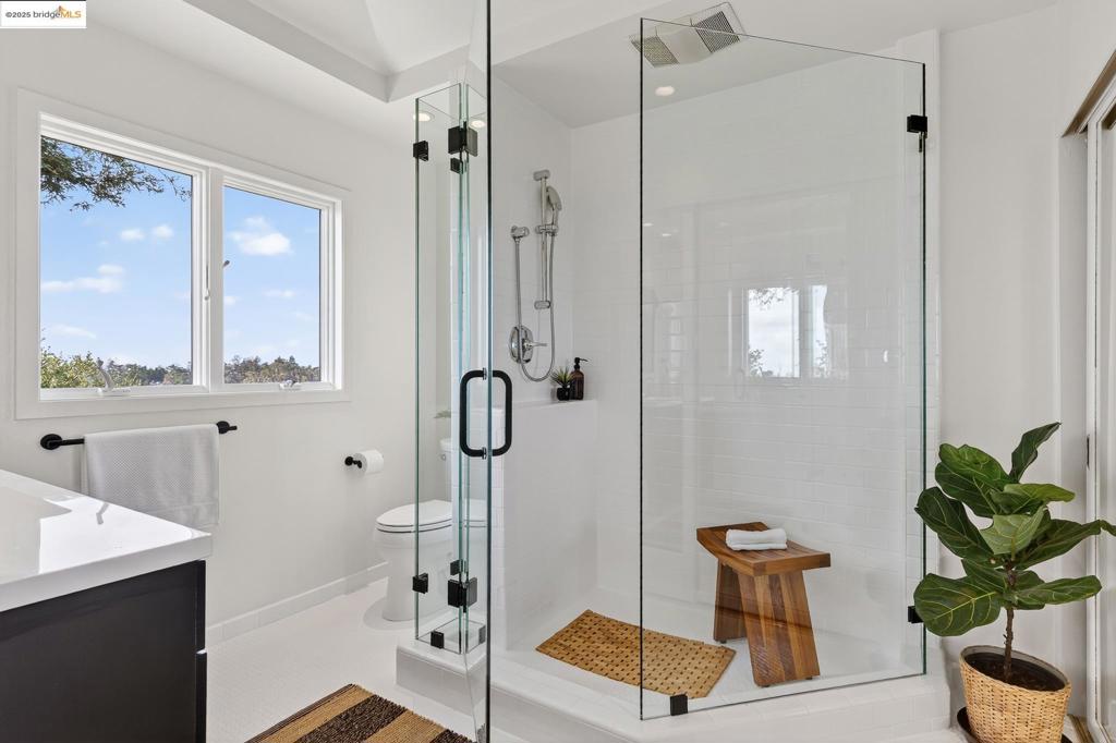 MONTCLAIR HILLS - Residential