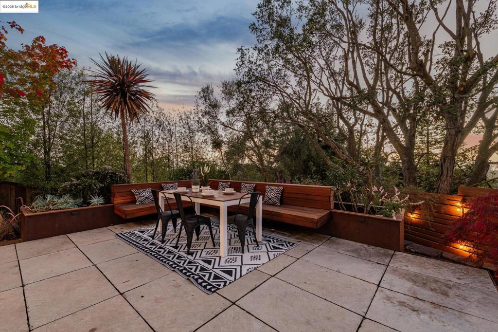 MONTCLAIR HILLS - Residential