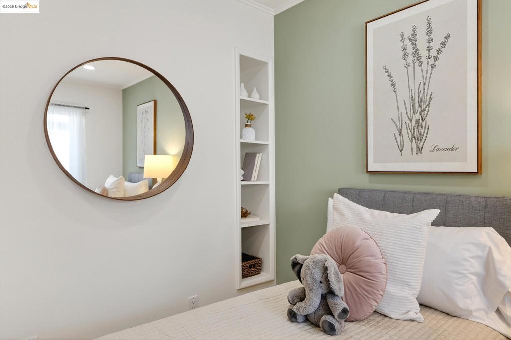 MONTCLAIR HILLS - Residential