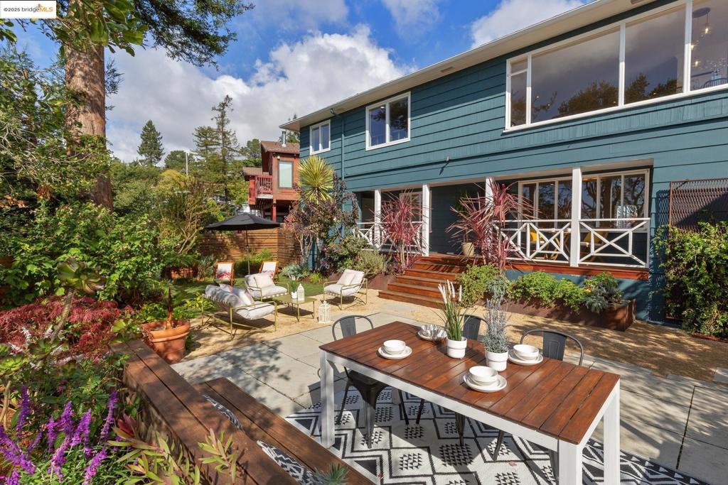 MONTCLAIR HILLS - Residential