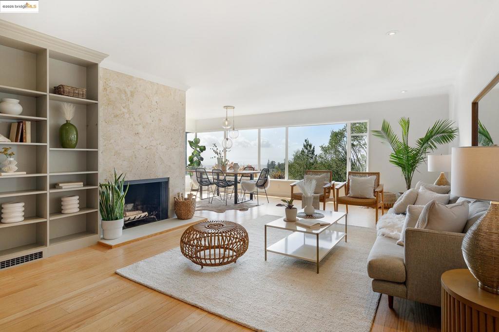 MONTCLAIR HILLS - Residential