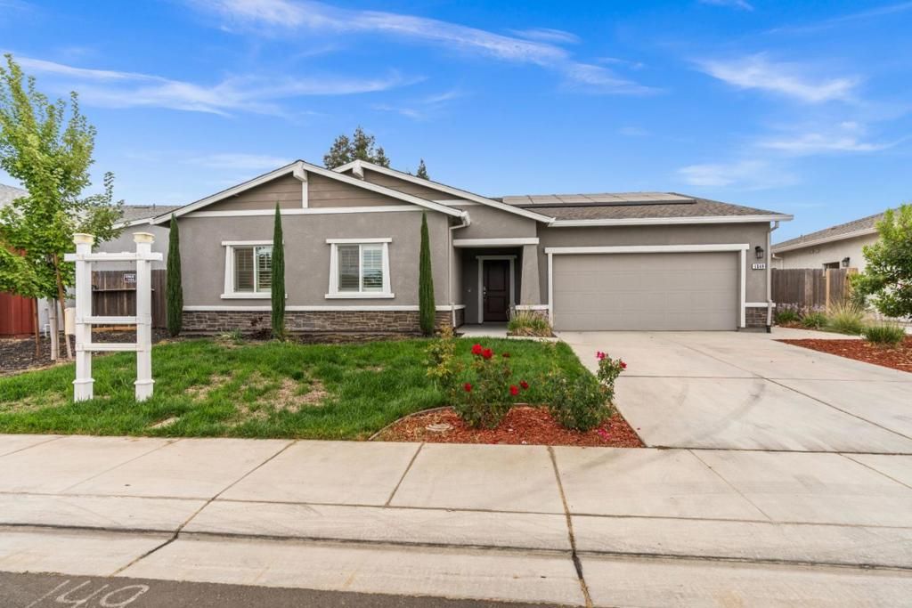 Photo of 1340 Crimson Place, Manteca, CA 95336 (MLS # ML82023772)