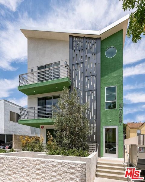 Photo of 3726 Kelton Avenue #202, Los Angeles, CA 90034 (MLS # 26829183)