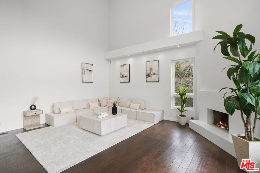 16755 Encino Hills Drive