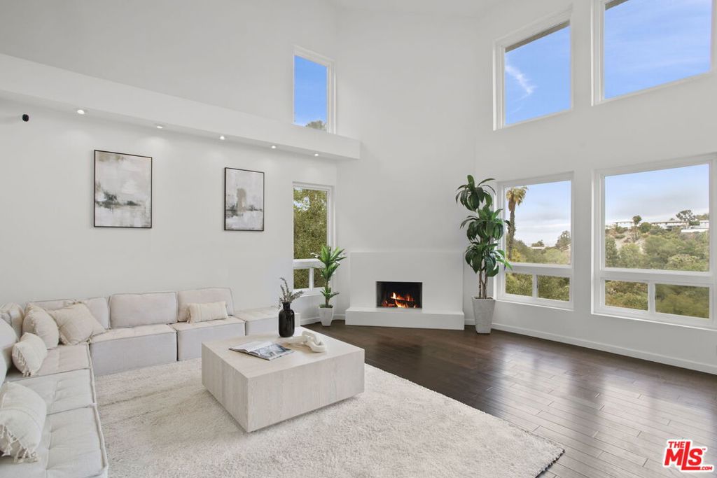 16755 Encino Hills Drive