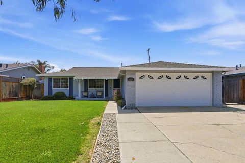 Photo of 1406 Kilchoan Court, San Jose, CA 95122 (MLS # ML82046388)