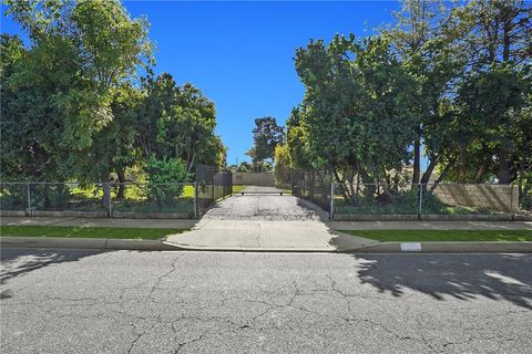 Photo of 668 E Francisquito Ave, West Covina, CA 91790 (MLS # WS26044071)