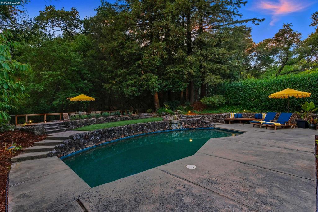 HIDDEN VALLEY - Residential