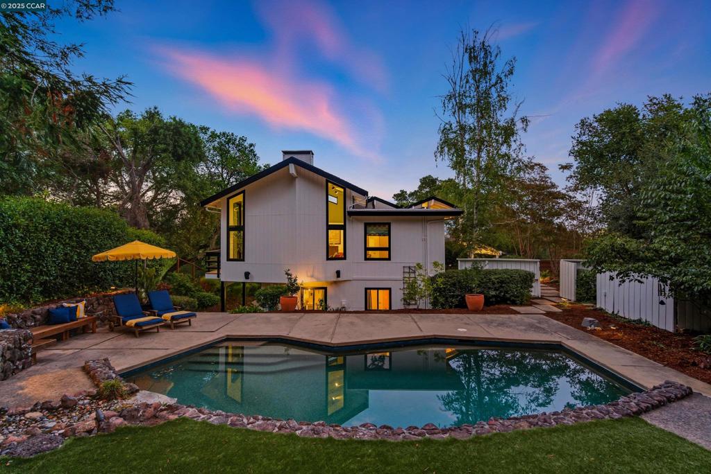 HIDDEN VALLEY - Residential