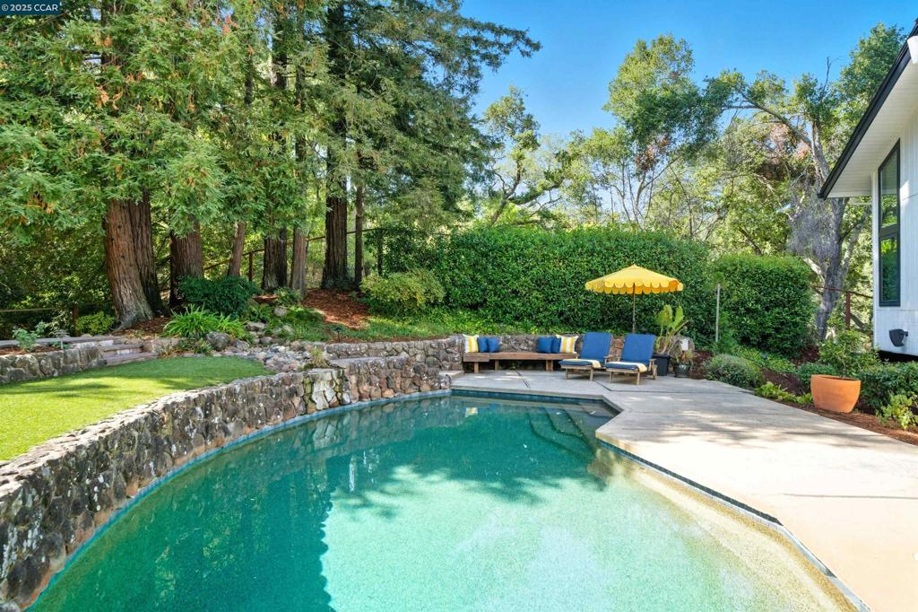 HIDDEN VALLEY - Residential