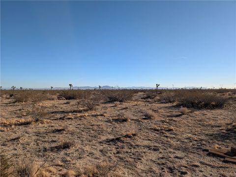 Photo of 0 Wilson Ranch Rd, Phelan, CA 92371 (MLS # HD25177977)