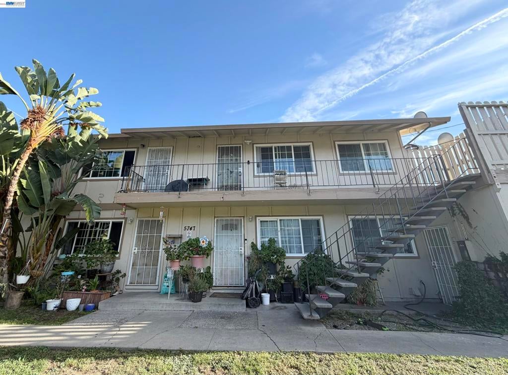 5747 Almaden Rd