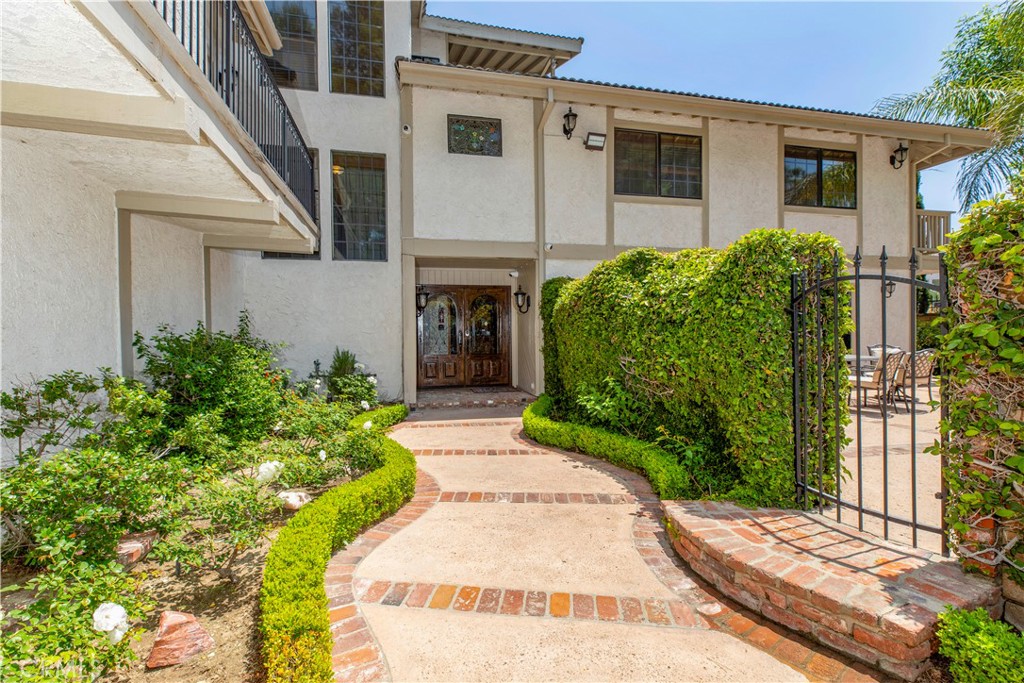 Properties 3 11574 Yarmouth Avenue