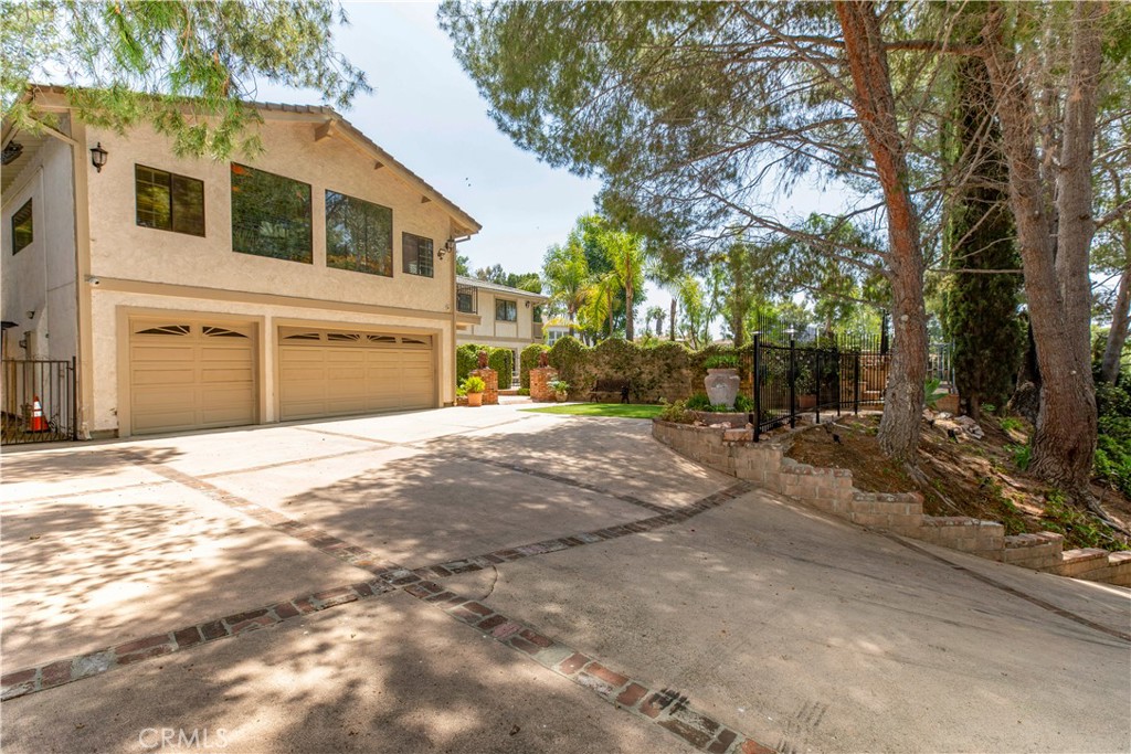 Properties 1 11574 Yarmouth Avenue