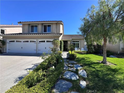 Photo of 14 Helmcrest, Aliso Viejo, CA 92656 (MLS # OC26136008)