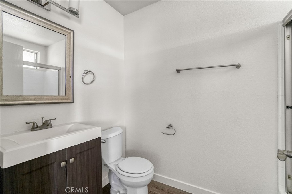 751 Cerritos