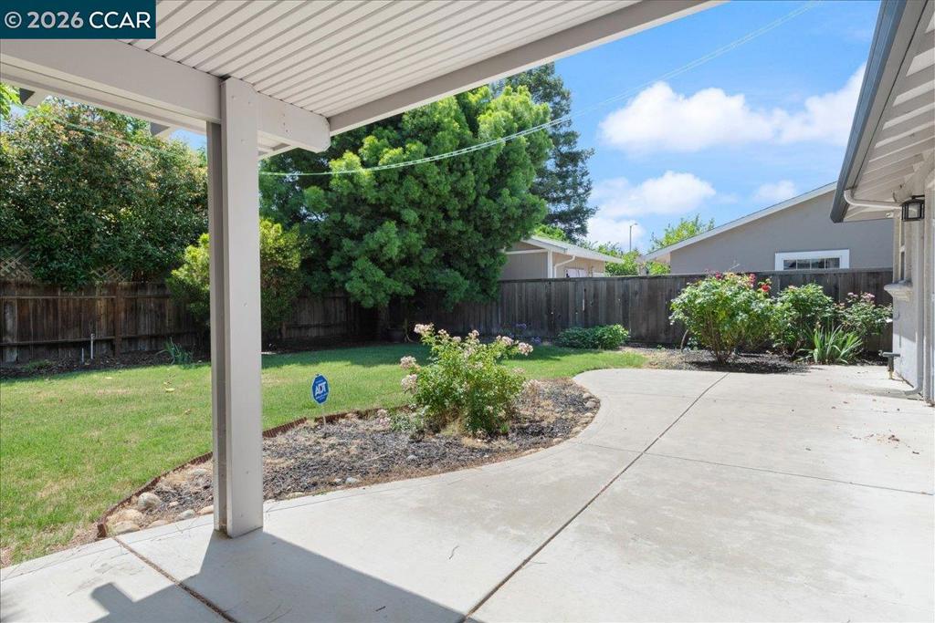 916 N Estates Dr