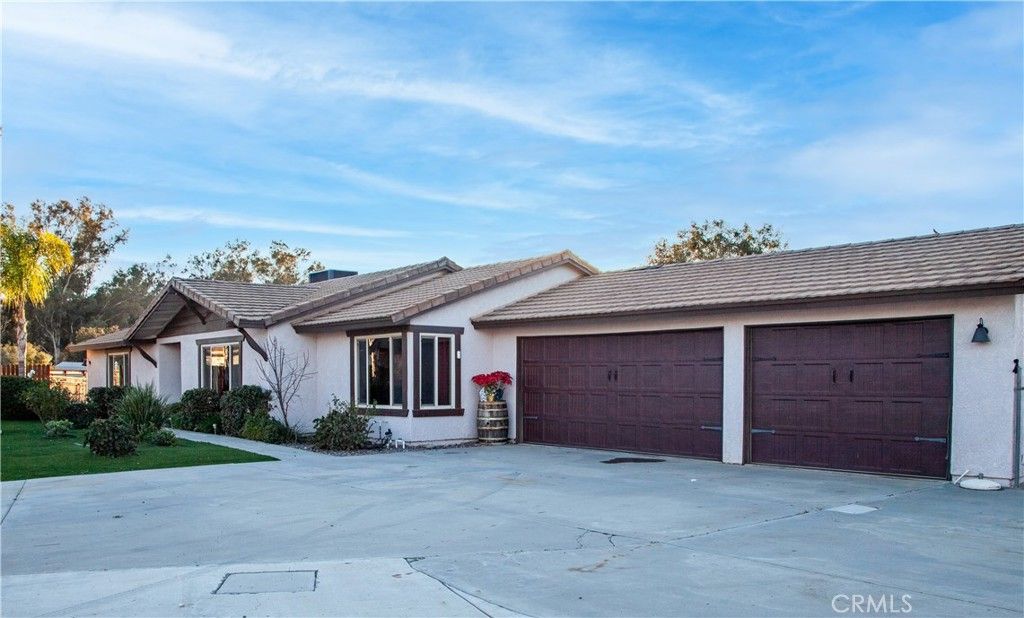 Photo of 30225 Amber Lane, Hemet, CA 92543 (MLS # SW26016902)