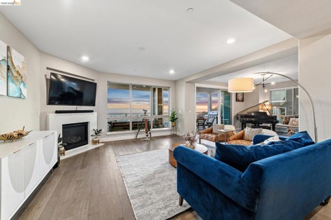Photo of 6739 Skyview Dr DR, Oakland, CA 94605 (MLS # 41133316)