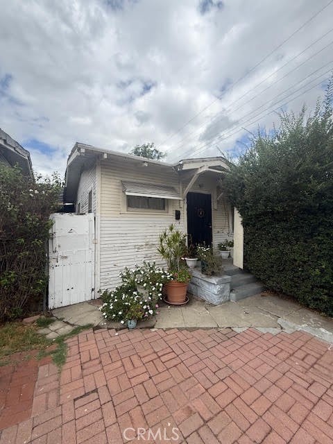 8201 Morton