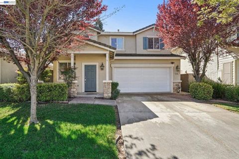 Photo of 4902 Alterra Way Way, Sacramento, CA 95835 (MLS # 41134406)