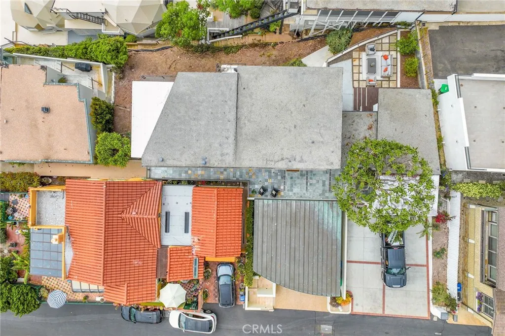 Laguna Beach, California 92651, United States, 4 Bedrooms Bedrooms, ,2 BathroomsBathrooms,Residential,Active,161930