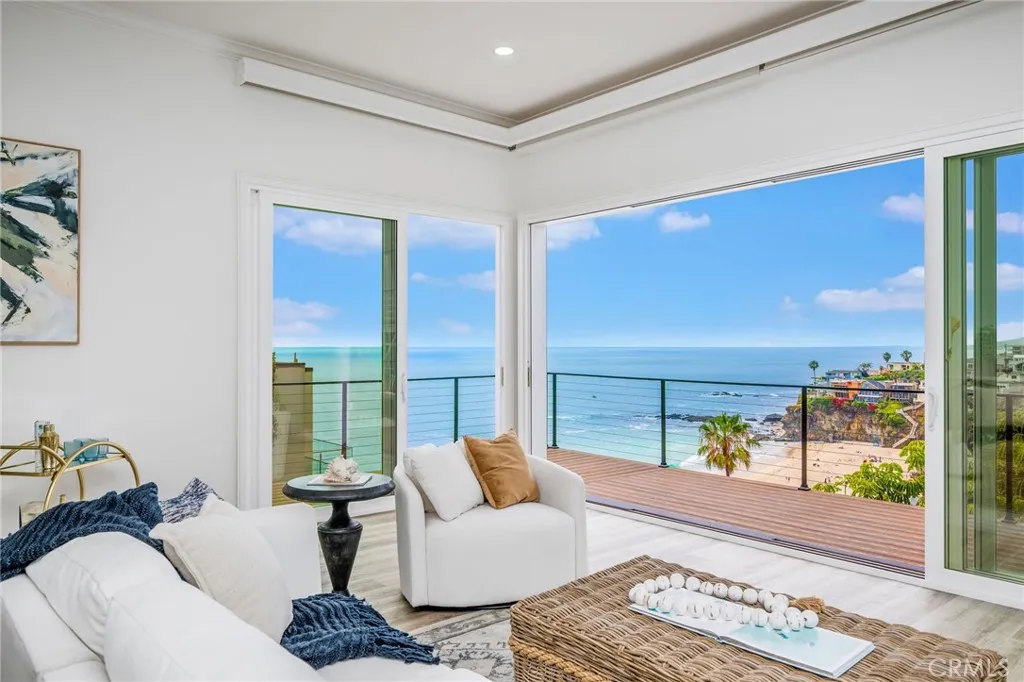 Laguna Beach, California 92651, United States, 4 Bedrooms Bedrooms, ,2 BathroomsBathrooms,Residential,Active,161930