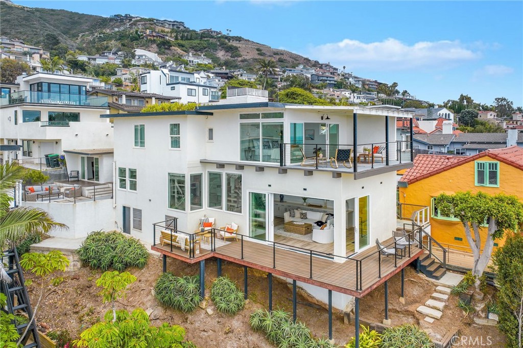 32015 Point Place