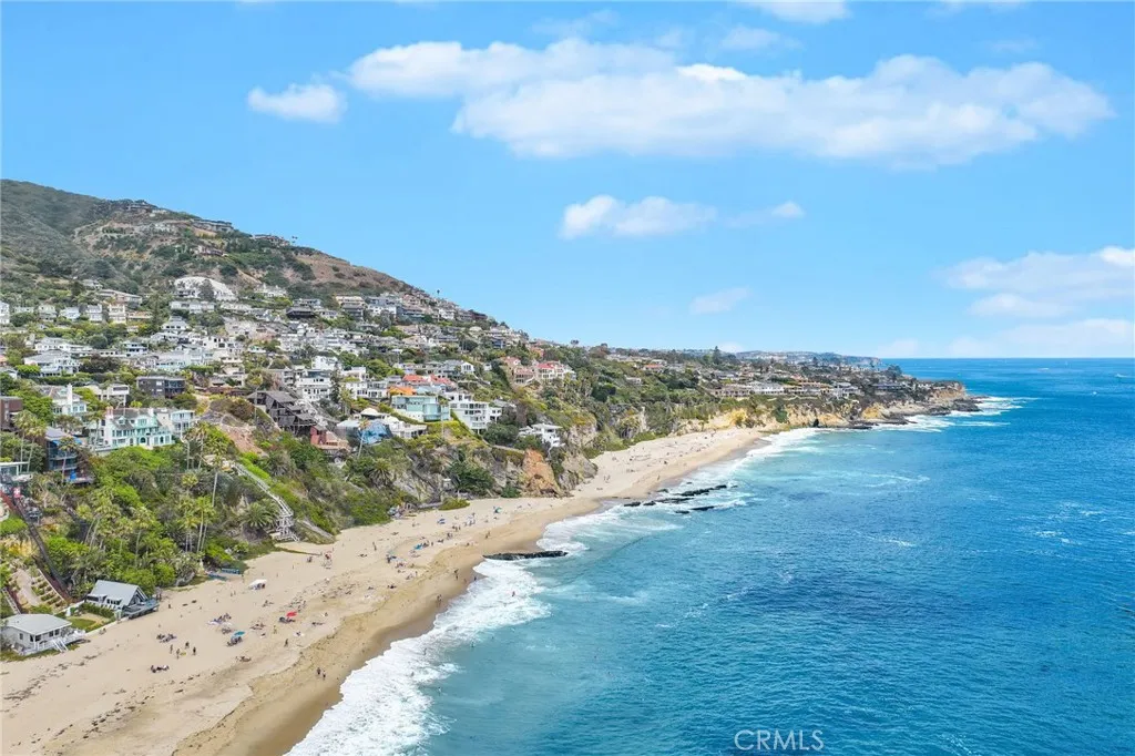 Laguna Beach, California 92651, United States, 4 Bedrooms Bedrooms, ,2 BathroomsBathrooms,Residential,Active,161930