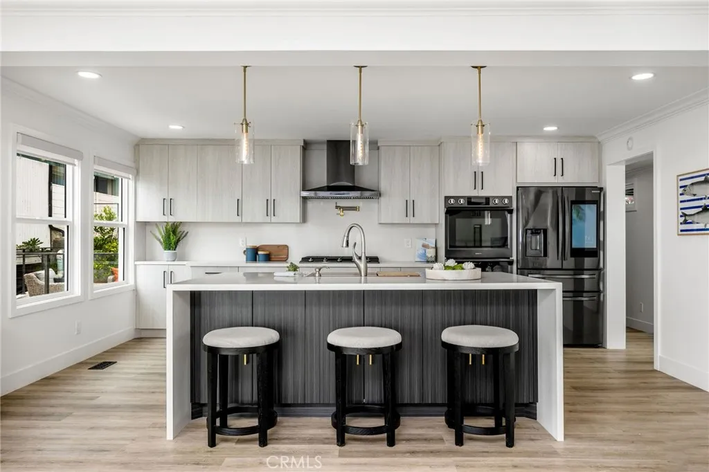 Laguna Beach, California 92651, United States, 4 Bedrooms Bedrooms, ,2 BathroomsBathrooms,Residential,Active,161930