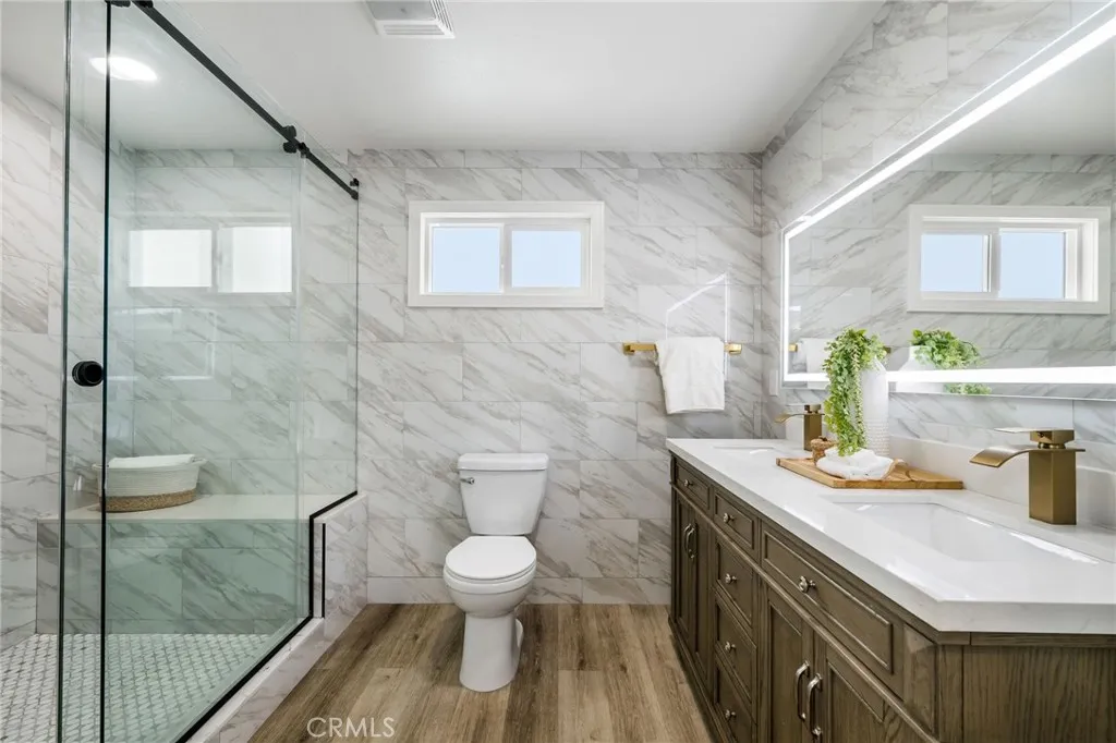 Laguna Beach, California 92651, United States, 4 Bedrooms Bedrooms, ,2 BathroomsBathrooms,Residential,Active,161930