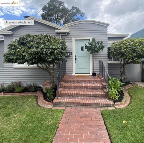 Photo of 920 Neilson St St, Albany, CA 94706 (MLS # 41114793)