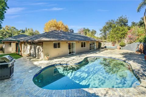 Photo of 4532 Topanga Canyon, Woodland Hills, CA 91364 (MLS # SR25271333)