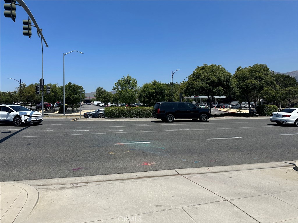Properties 4 1004 W Burbank Boulevard