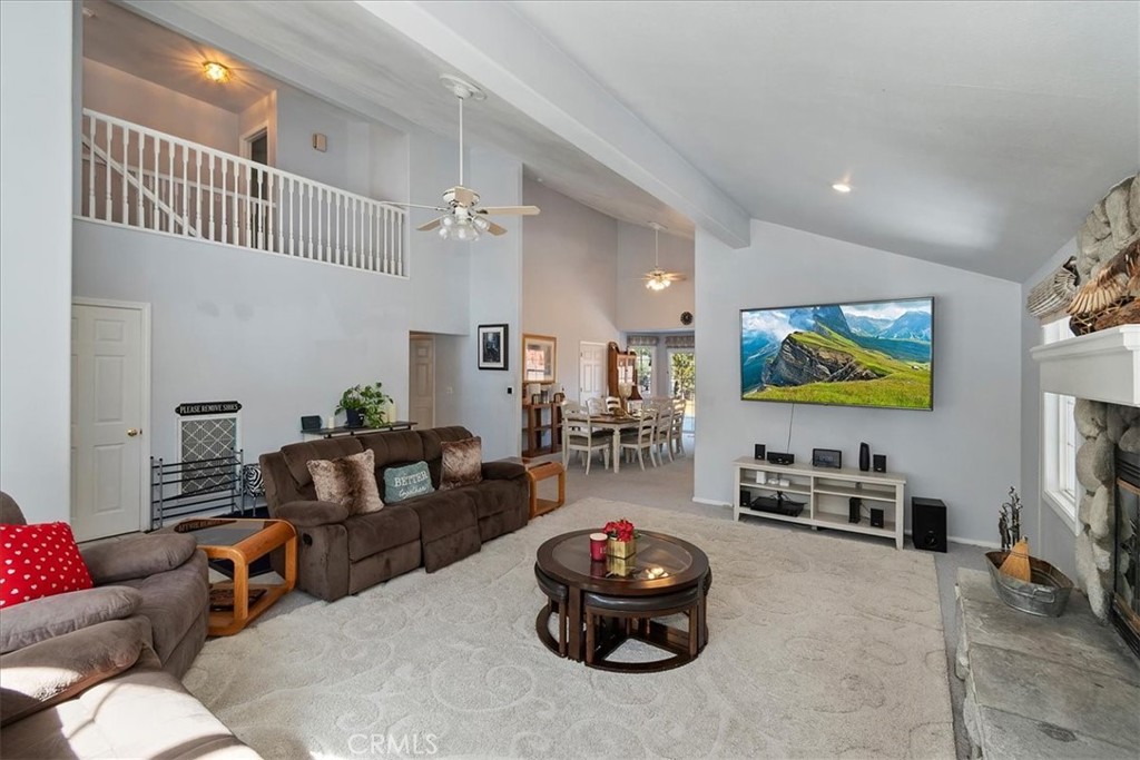 737 E Mountain View