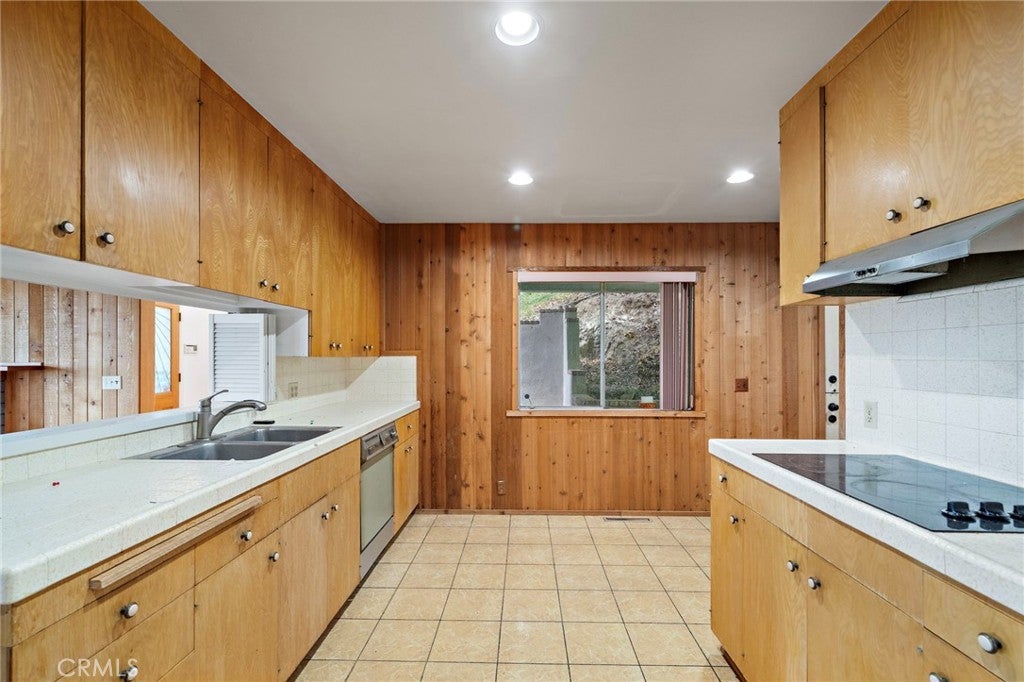 459 Hilledge Drive, Laguna Beach CA 92651 - Photo 15